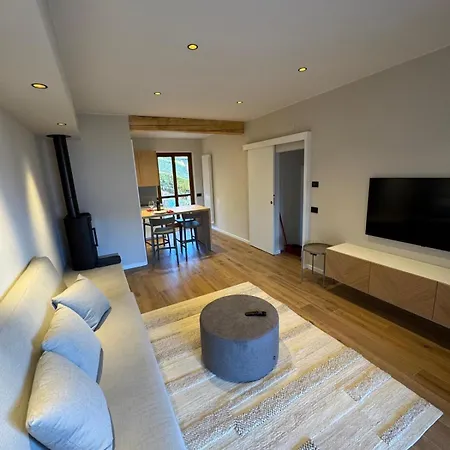 Breva's Flat Near Bellagio